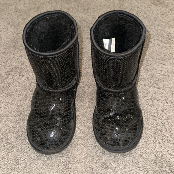 Girls sparkly black UGGS - Picture 2 of 4